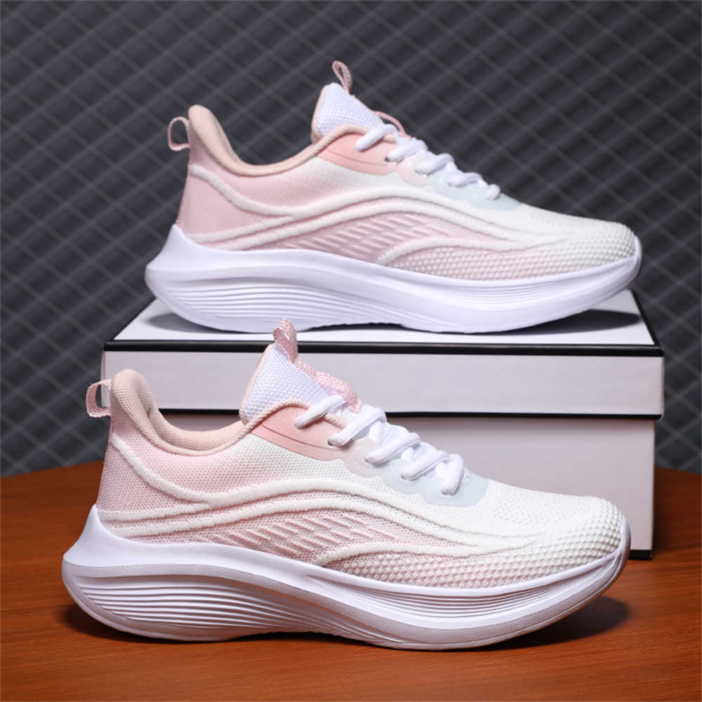 Women Shoes Tennis - أحذية رياضية نسائية كبيرة الحجم من