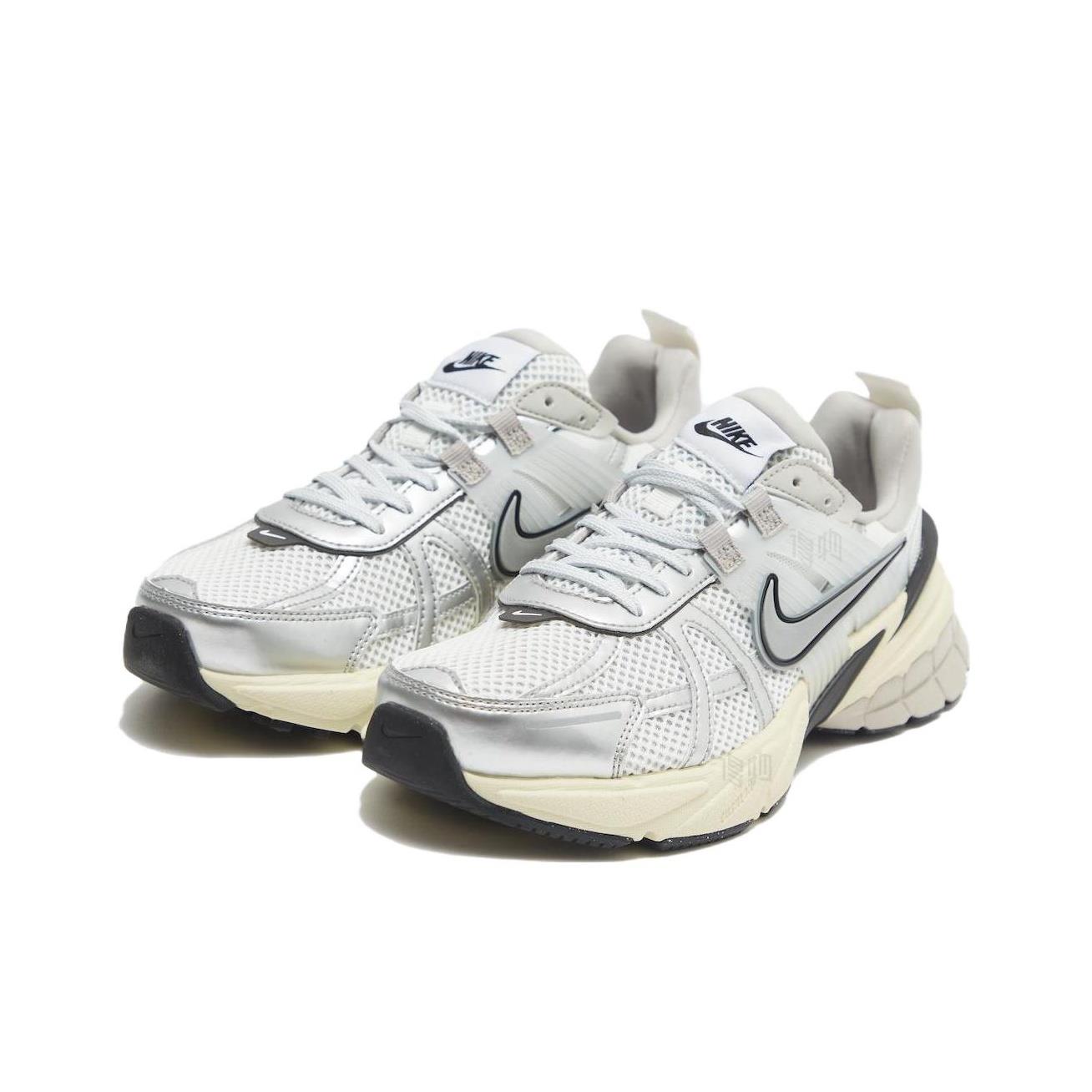 Women Shoes Running Nike - حذاء نايك V2K Run أنيق بألوان
