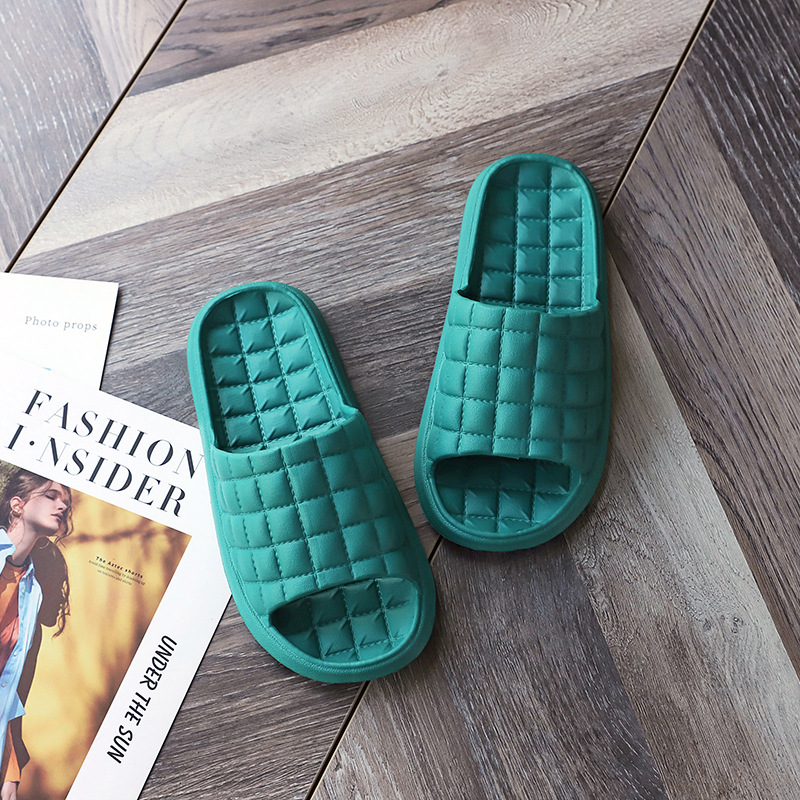 شباشب حمام منزلية صيفية 2026 ل - مراجعة Mule Slip On وسعره