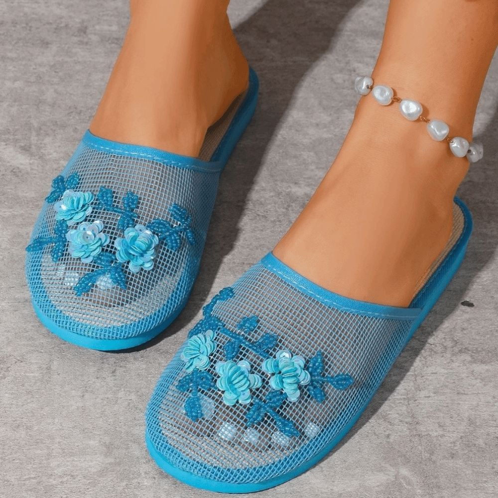 صندل شبكي مطرز بالزهور بتصميم  - مراجعة Mule Slip On وسعره