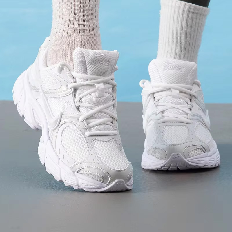 نايكي W NIKE V5 RNR HQ7901-101 - مراجعة Women Shoes Running Nike وسعره