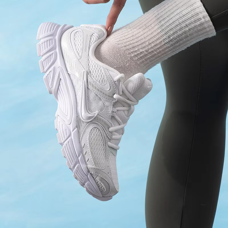 نايكي W NIKE V5 RNR HQ7901-101 - مراجعة Women Shoes Running Nike وسعره