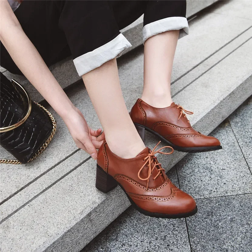 المرأة البريطانية أوكسفورد عال - مراجعة Oxford Lace Up Women وسعره