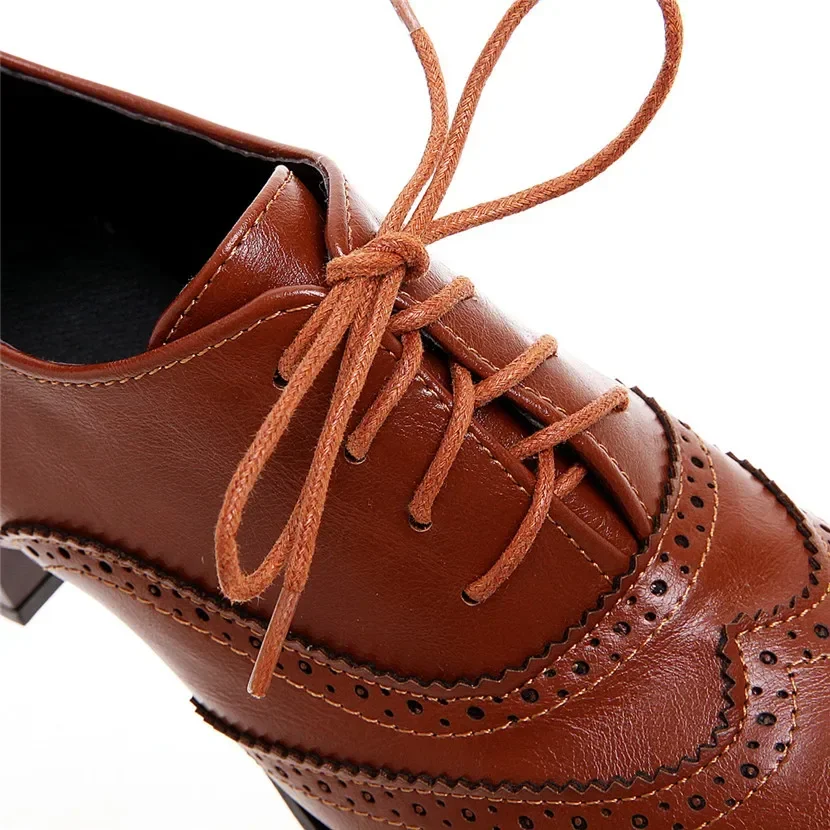 المرأة البريطانية أوكسفورد عال - مراجعة Oxford Lace Up Women وسعره