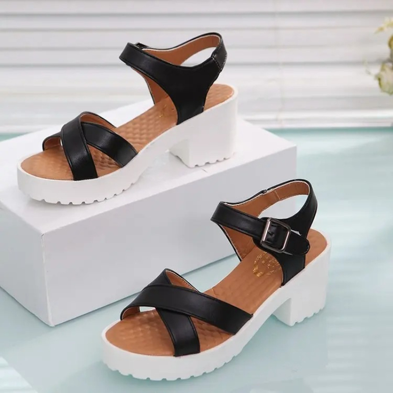 صنادل نسائية كبيرة الحجم بكعب  - مراجعة Women'S Shoes Quality وسعره