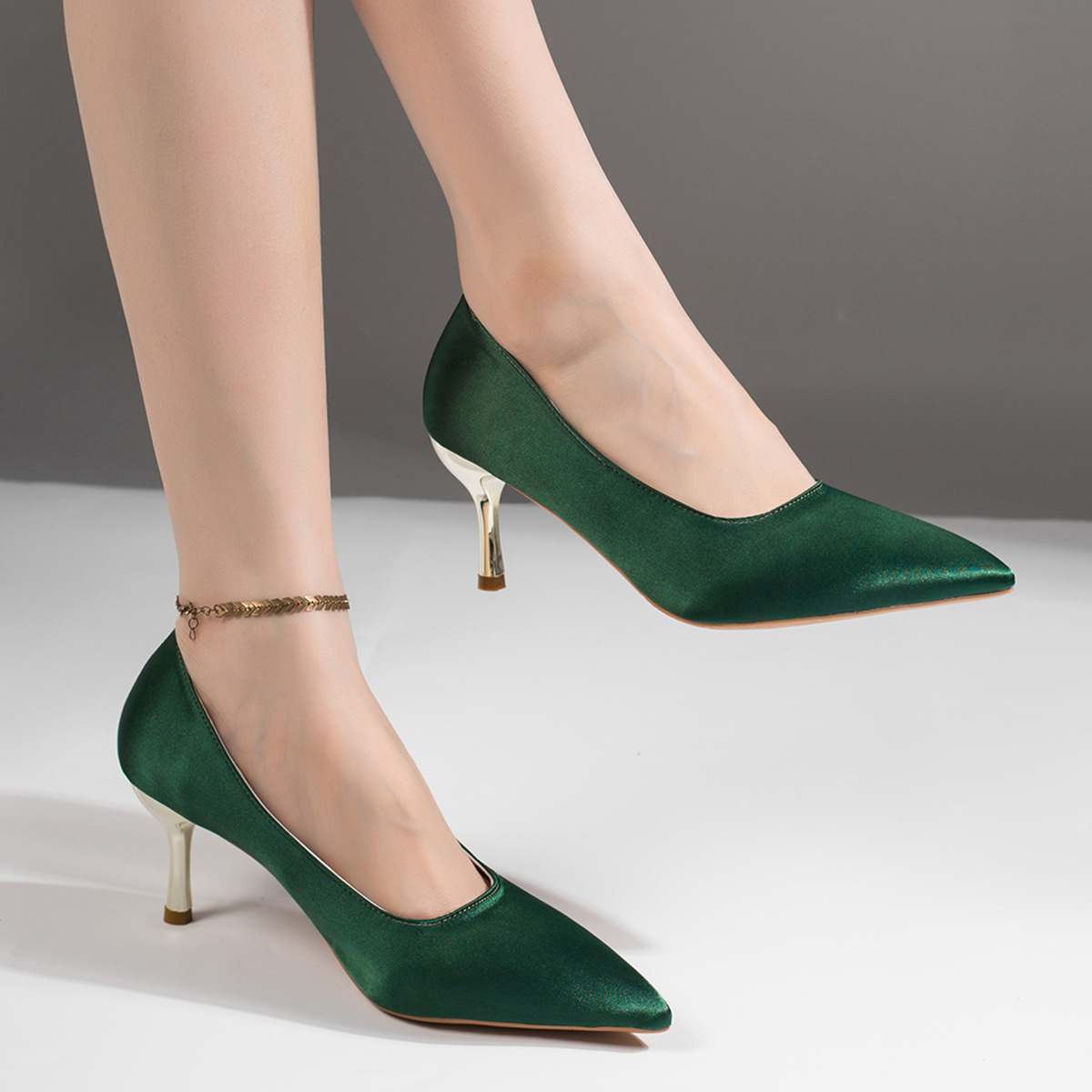 حذاء نسائي أنيق بكعب عالٍ مدبب - مراجعة Court Heel Pointed وسعره